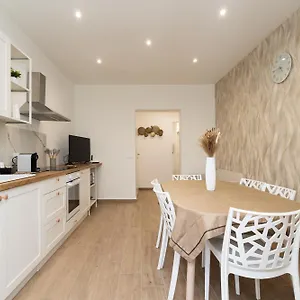  Appartamento Ludo House - Charming Con Patio A Due Passi Dalla Cattedrale